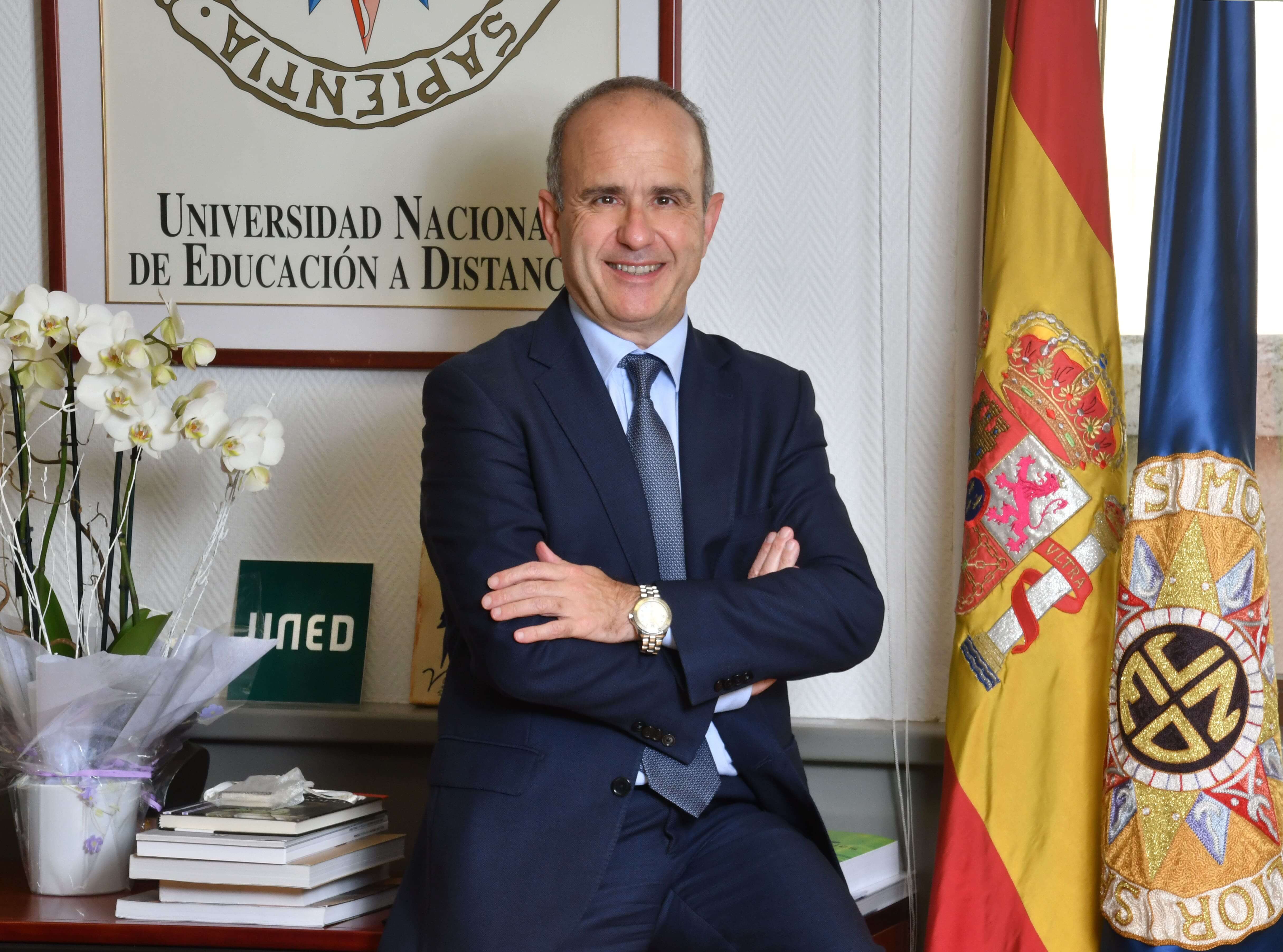 Mairal Rector UNED 19 dic18 min 1